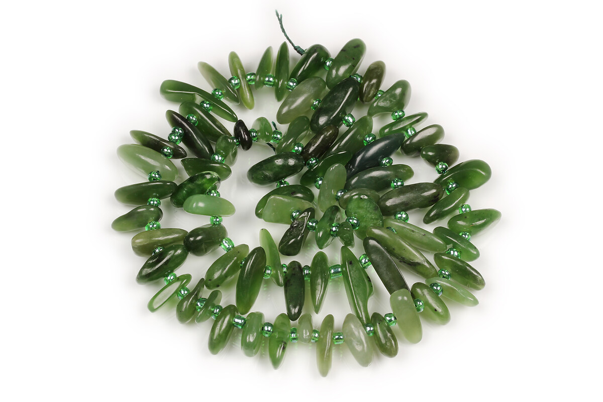 Margele turmalina verde chips 10-30x5-7mm (sirag)