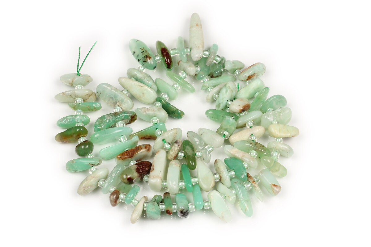 Margele opal verde chips 10-30x5-7mm (sirag)