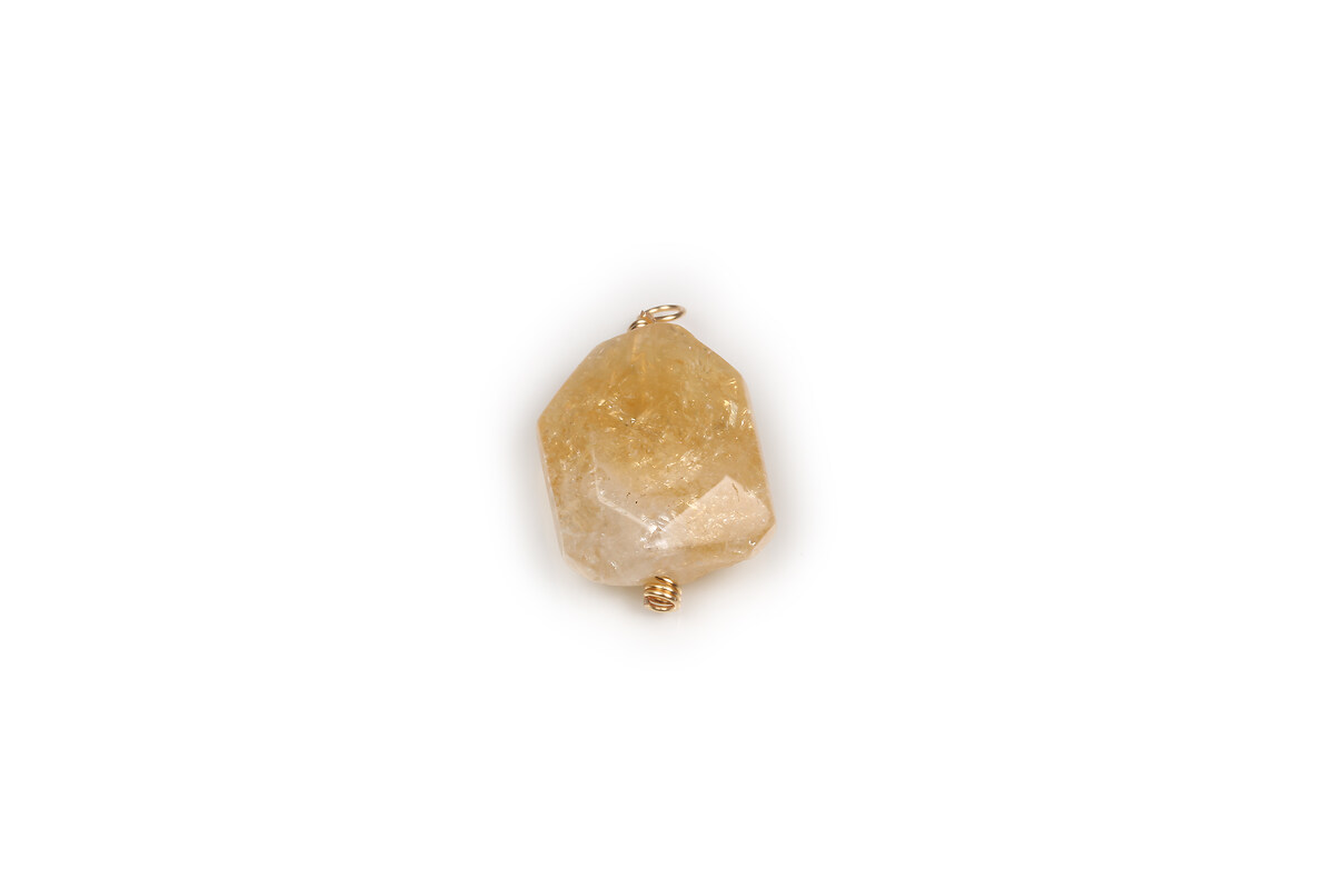 Pandantiv citrine nugget fatetat cu agatatoare aurie 26x15mm