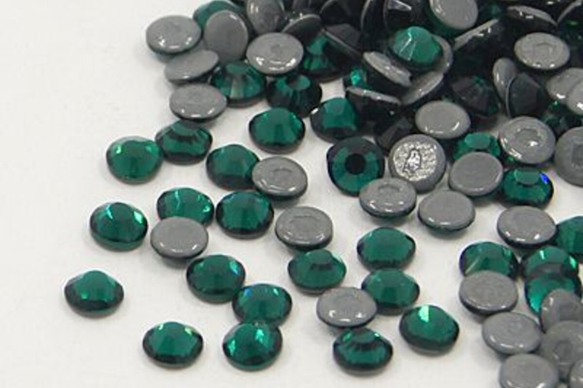 Strasuri cristal HOTFIX, marime SS16 (3,8-4mm), aprox. 1440 buc. - Emerald