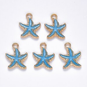 Charm auriu emailat stea de mare albastra 18x15x3mm