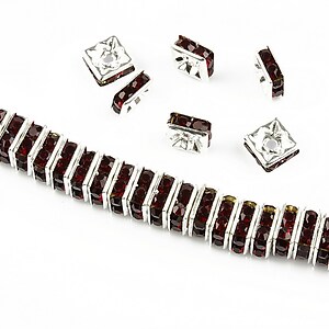 Distantiere argintii cu rhinestones grena 6mm (patrate 2,5x6mm)