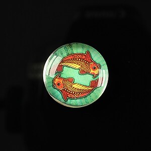 Cabochon sticla 20mm "Tribal zodiac" pesti cod 168