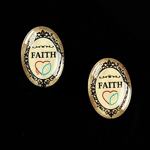 Cabochon sticla 18x13mm "All you need is FAITH" cod 452