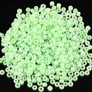 Margele de nisip 2mm perlate (50g) - cod 369 - verde deschis