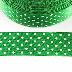 Panglica saten verde cu buline albe latime 2,4cm (1m)