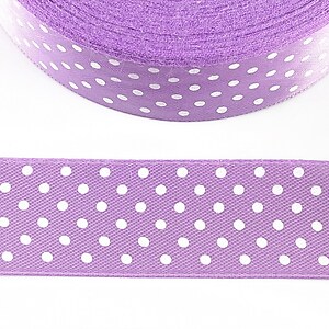 Panglica saten mov lavanda cu buline albe latime 2,4cm (1m)