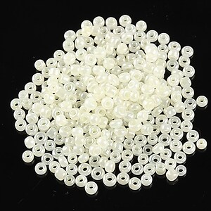 Margele de nisip 2mm perlate (50g) - cod 562 - ivory