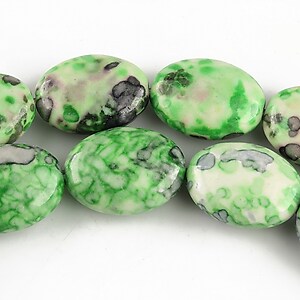 Flower jade oval 18x13mm - verde - bleumarin