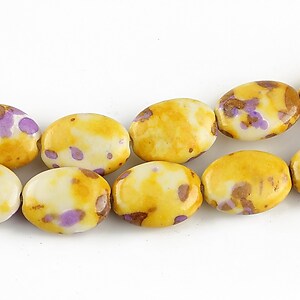 Flower jade oval 15x10mm - galben - mov