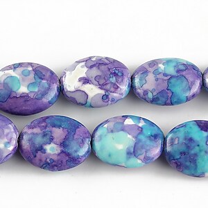 Flower jade oval 16x12mm - mov - albastru