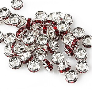 Distantiere cu rhinestone rosu inchis 2,5x6mm