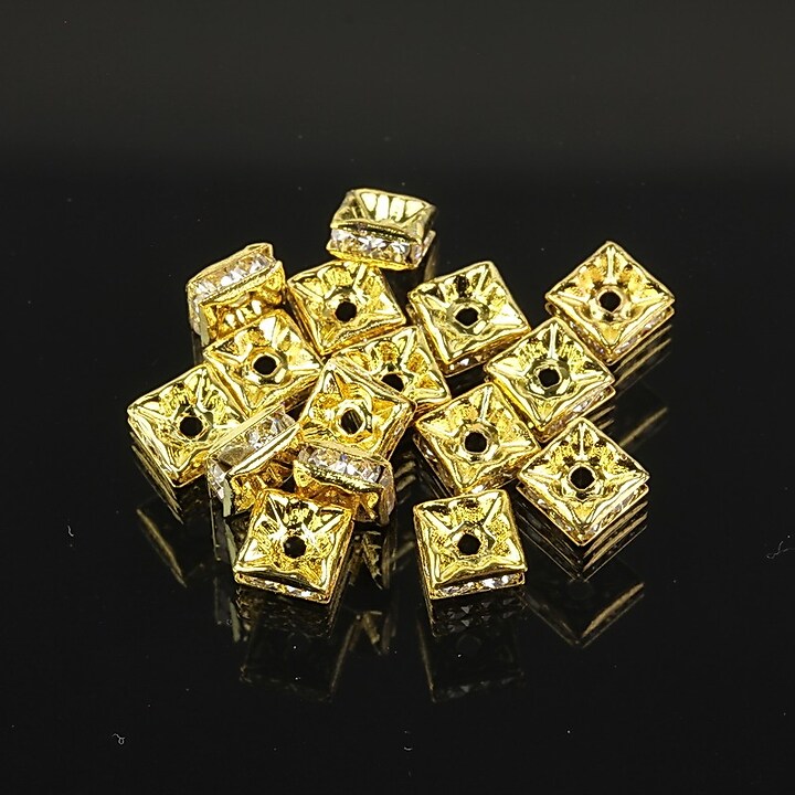 Distantiere aurii patrate cu rhinestones albe 5x5mm (2,5x5x5mm)