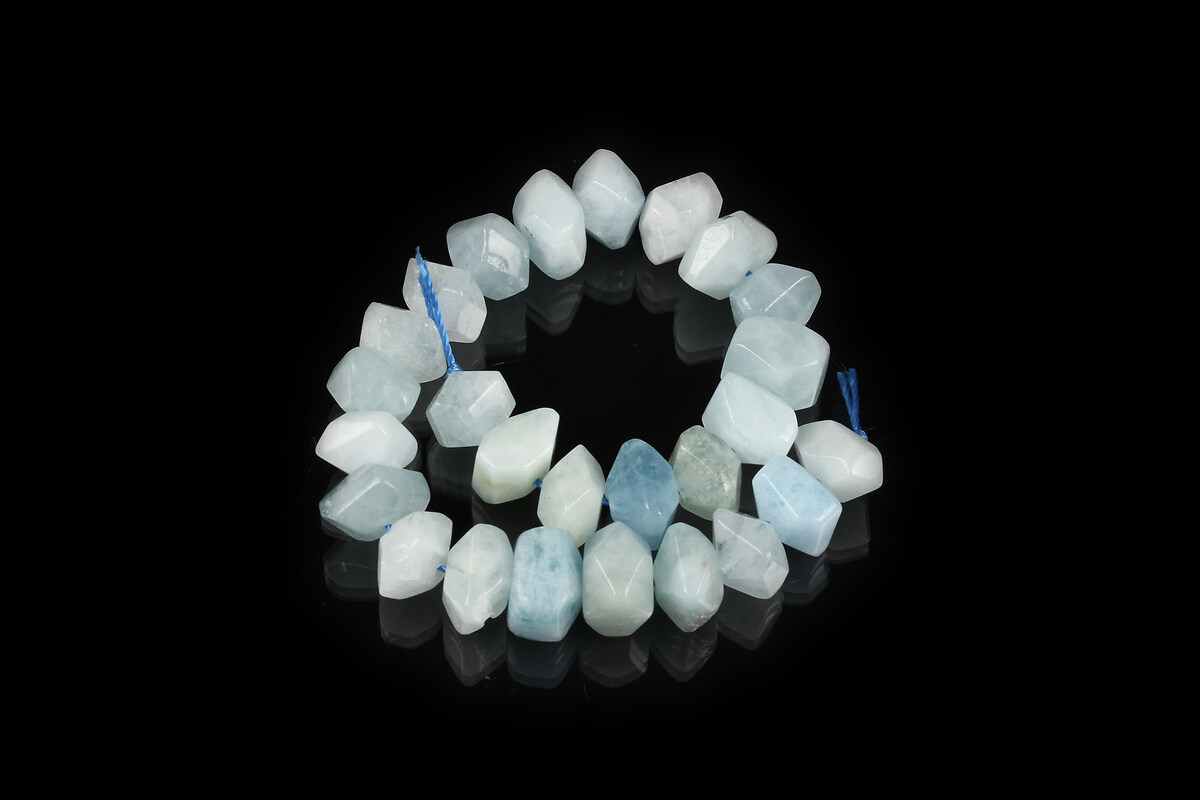 Margele aquamarine nuggets 9-11x6-7mm (sirag)